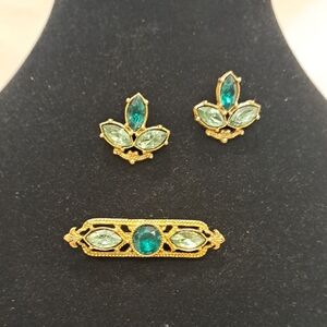 Vtg. 1928 Jewelry Co Art Deco Emerald & Lt Green Earrings & Bar Brooch Set